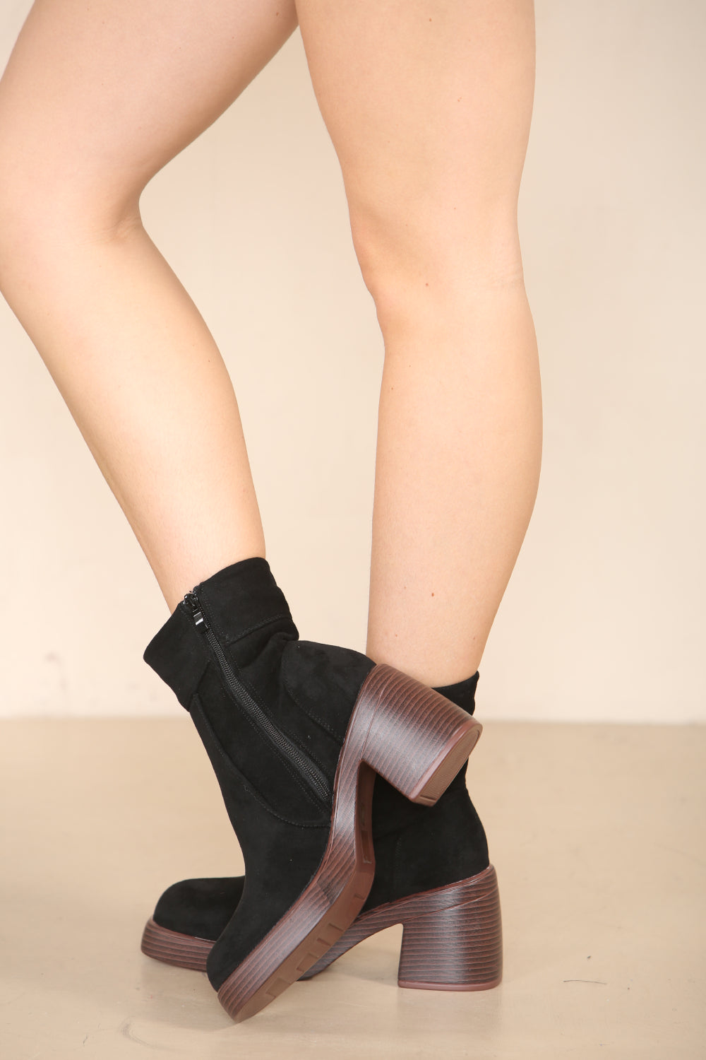 PREMIUM SUEDE ANKLE BOOTS IN BLACK