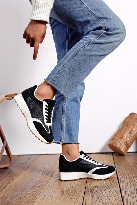 Women's Lace Up Flat Casual Fashion Designer Trainers in Black