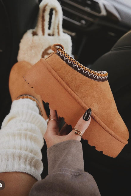 CHESTNUT EMBROIDED FLUFFY PLATFORM SLIPPERS AZTEC DETAIL FAUX FUR LINED ANKLE BOOTS