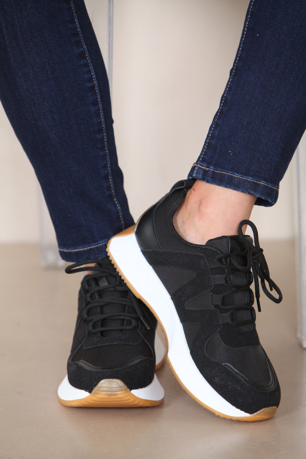 BLACK CHUNK SOLE PATTERN DESIGN LACE UP TRAINERS
