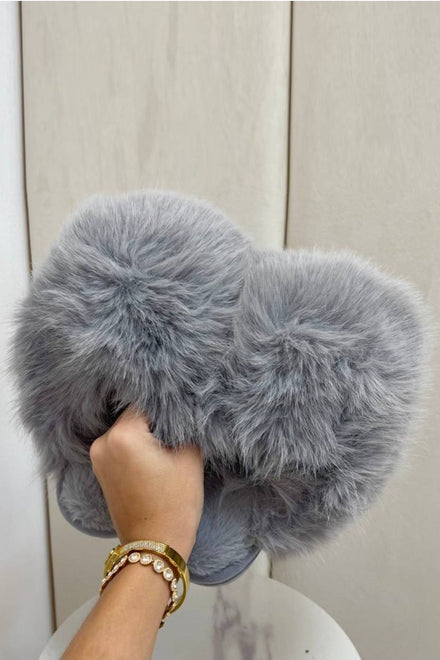 GREY EXTREME OVERSIZED FAUX FUR FLUFFY SLIPPERS