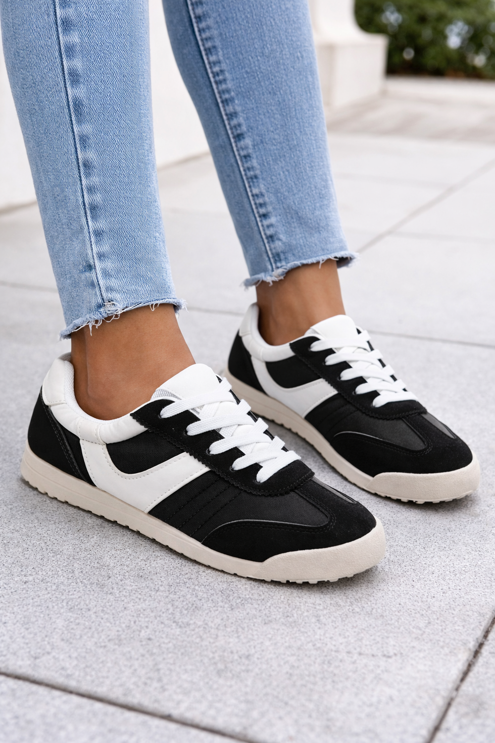 Black Classic Lace Up Retro Runner Trainers