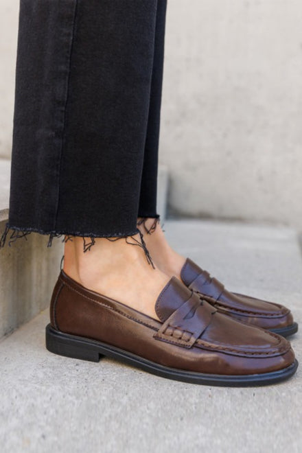 BROWN SLIP ON FAUX LEATHER ROUND TOE LOAFERS