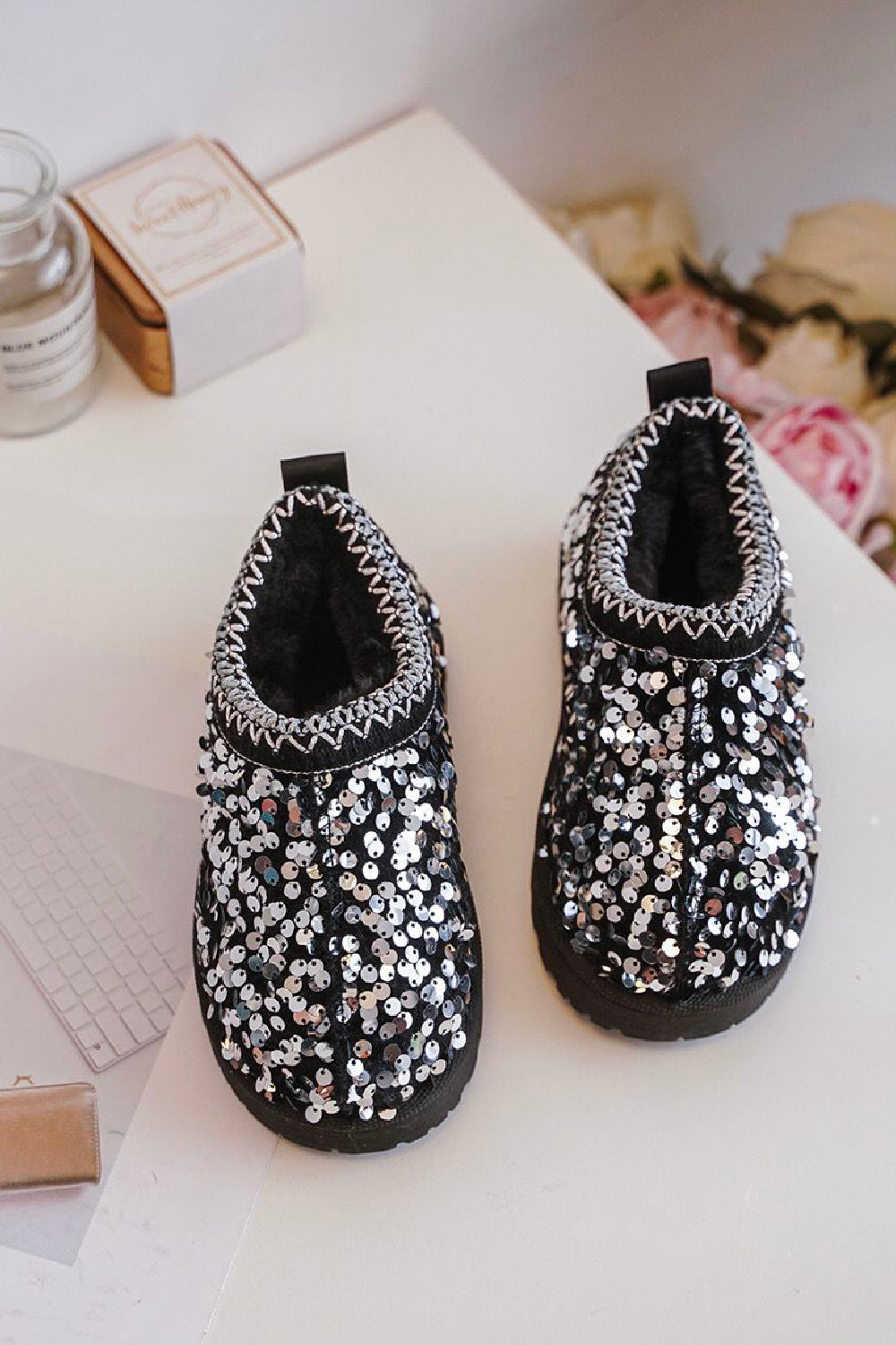 KIDS SEQUIN DETAIL FAUX FUR LINING SLIPPERS IN SILVER 25-30 SIZES