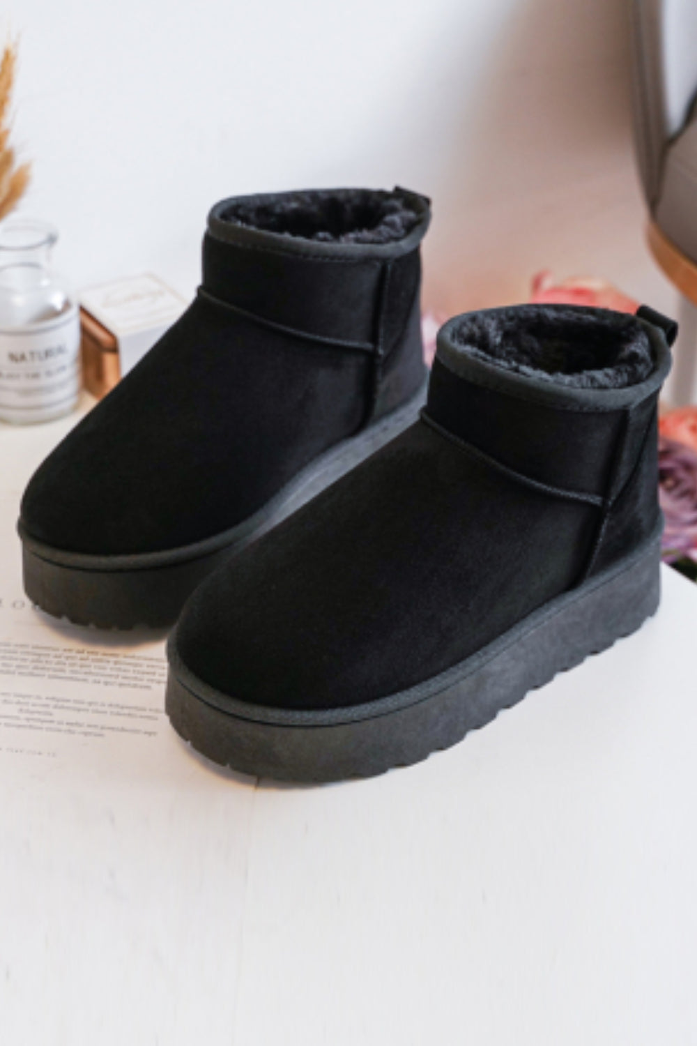 KIDS ANKLE LENGTH FAUX FUR LINING BOOTS IN BLACK 25-30