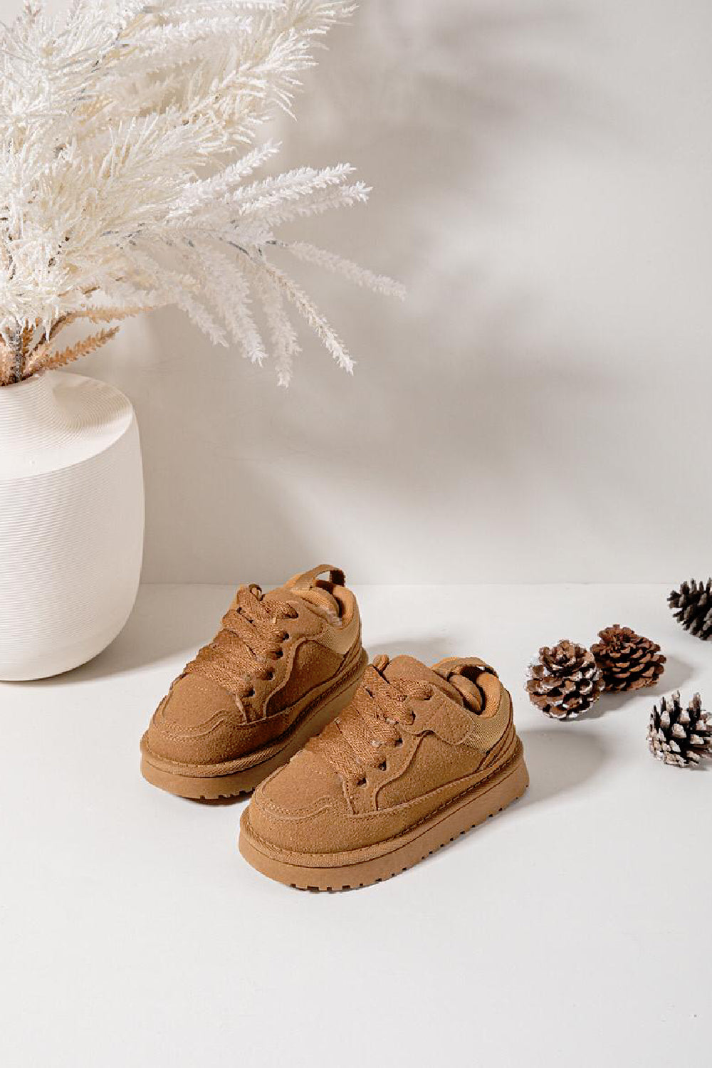 KIDS FLUFFY COSY CAMEL LACE UP FLAT FAUX FUR LINED TRAINERS WINTER 25/30 SIZES