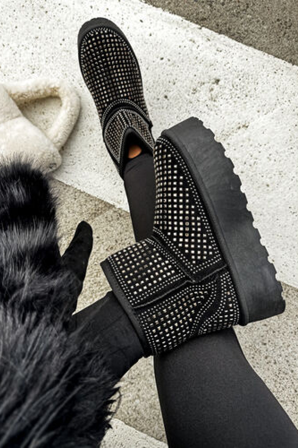 BLACK ULTRA MINI SPARKLY FUR LINED CHUNKY PLATFORM SNOW BOOTS