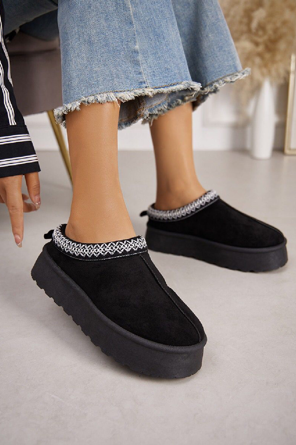 BLACK FLUFFY PLATFORM SLIPPERS FAUX FUR LINED ANKLE BOOTS