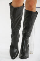 BLACK KNEE HIGH HEELED BOOT