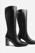 BLACK KNEE HIGH HEELED BOOT