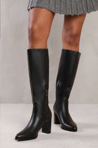 BLACK KNEE HIGH HEELED BOOT