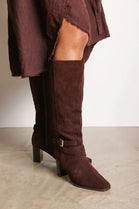 BROWN SUEDE KNEE HIGH BLOCK HEELED BOOT