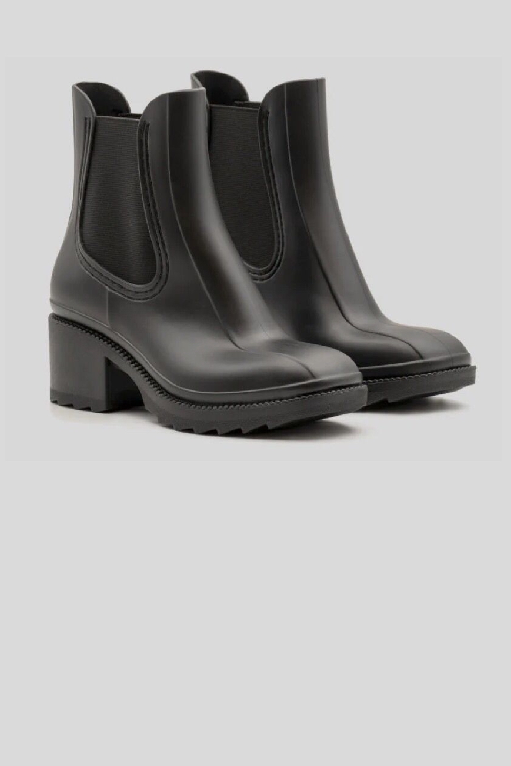BLACK HEELED CLASSIC CHELSEA ANKLE BOOTS