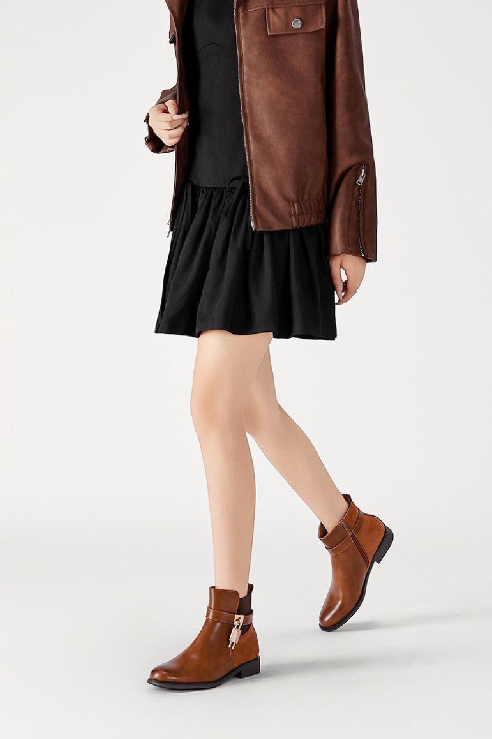 Women's Flat Lock Detail Chelsea Designer Ankle Boot in Camel