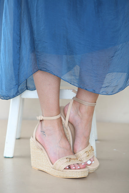 BEIGE BASKET WEAVE WEDGE SANDALS WITH TRIM BUCKLE DETAIL