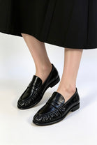 Women's Black Textured Shiny Pleated Slip On Loafers