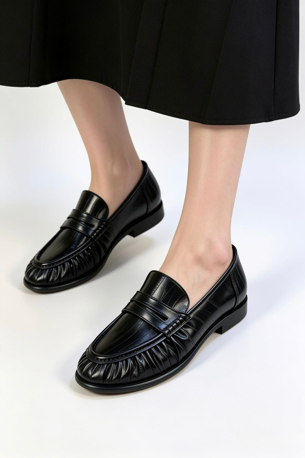 Women's Black Textured Shiny Pleated Slip On Loafers