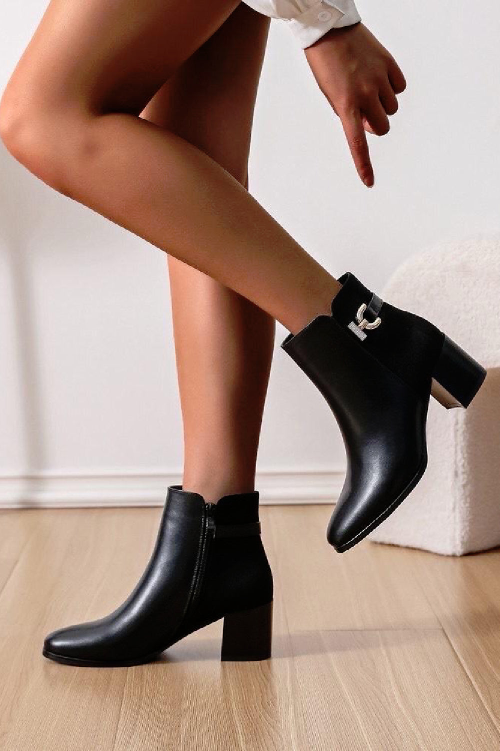 BLACK LOW BLOCK HEEL DIAMANTE BUCKLE DETAIL ROUND TOE ANKLE BOOTS