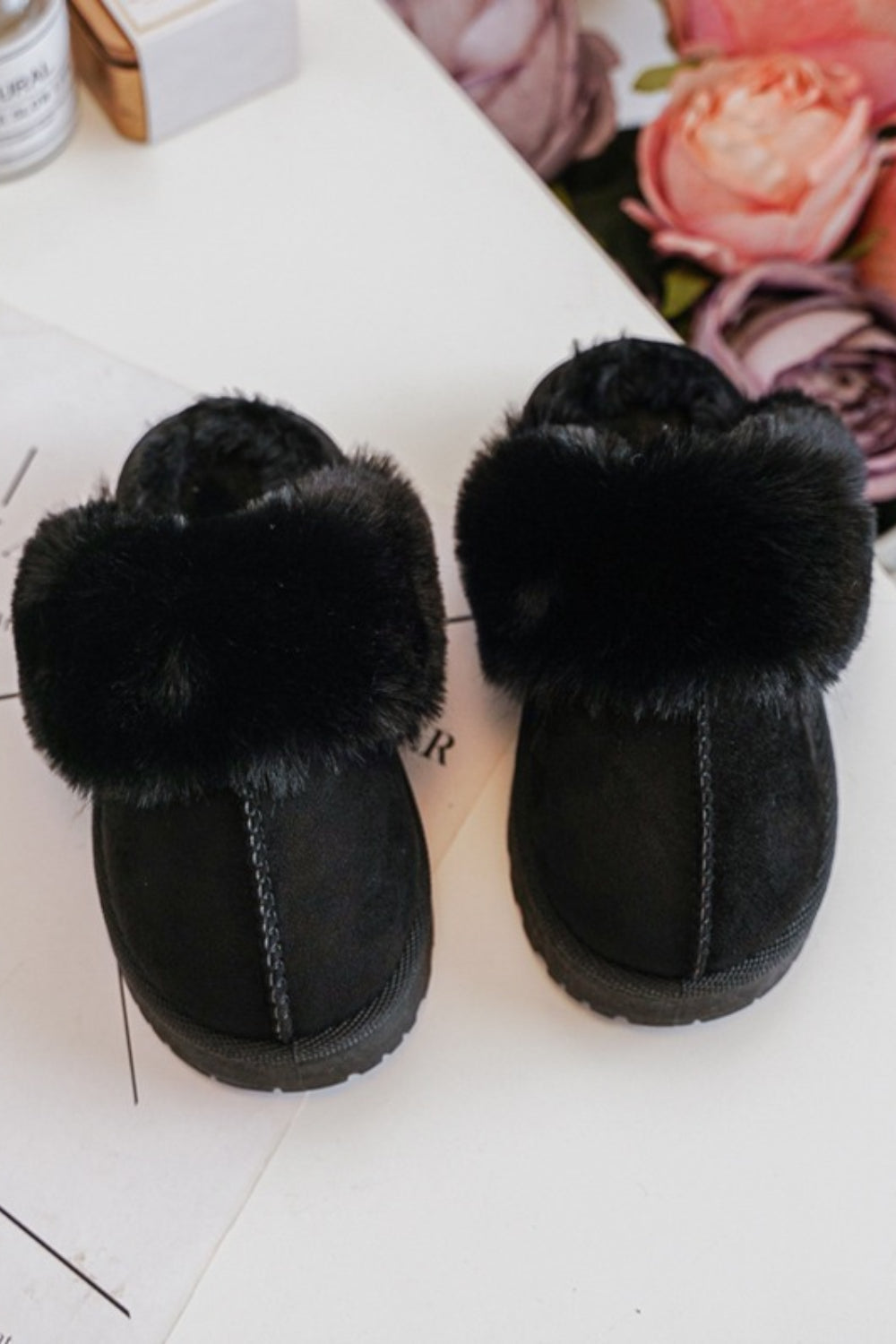 KIDS BLACK SLIPPERS WITH FAUX FUR COLLAR SIZE 31-36