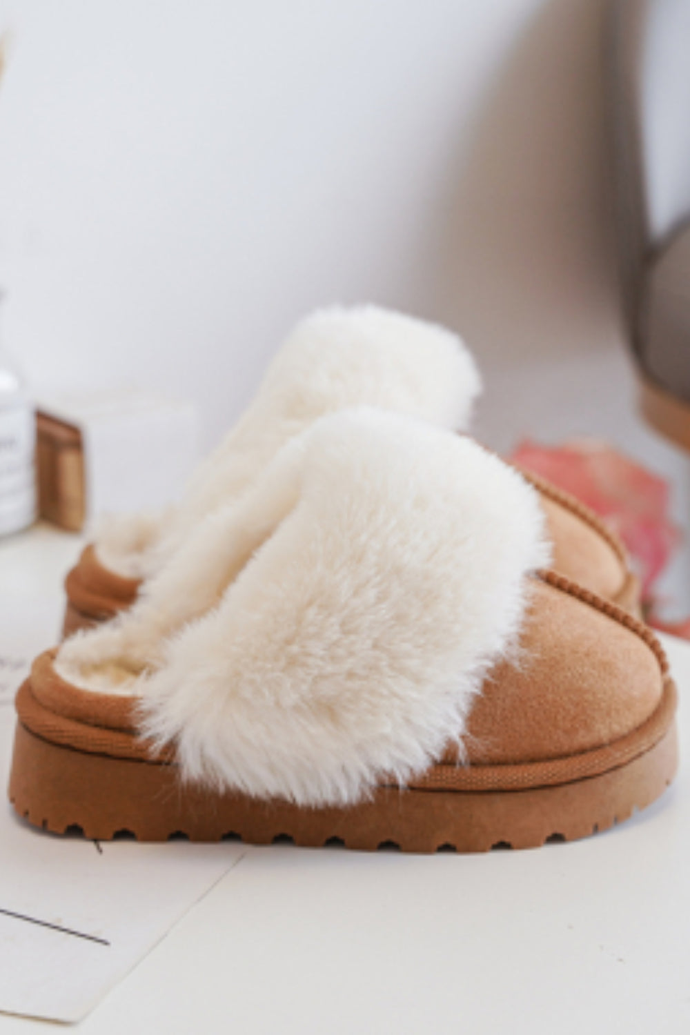 KIDS CAMEL SLIPPERS WITH FAUX FUR COLLAR SIZE 31-36