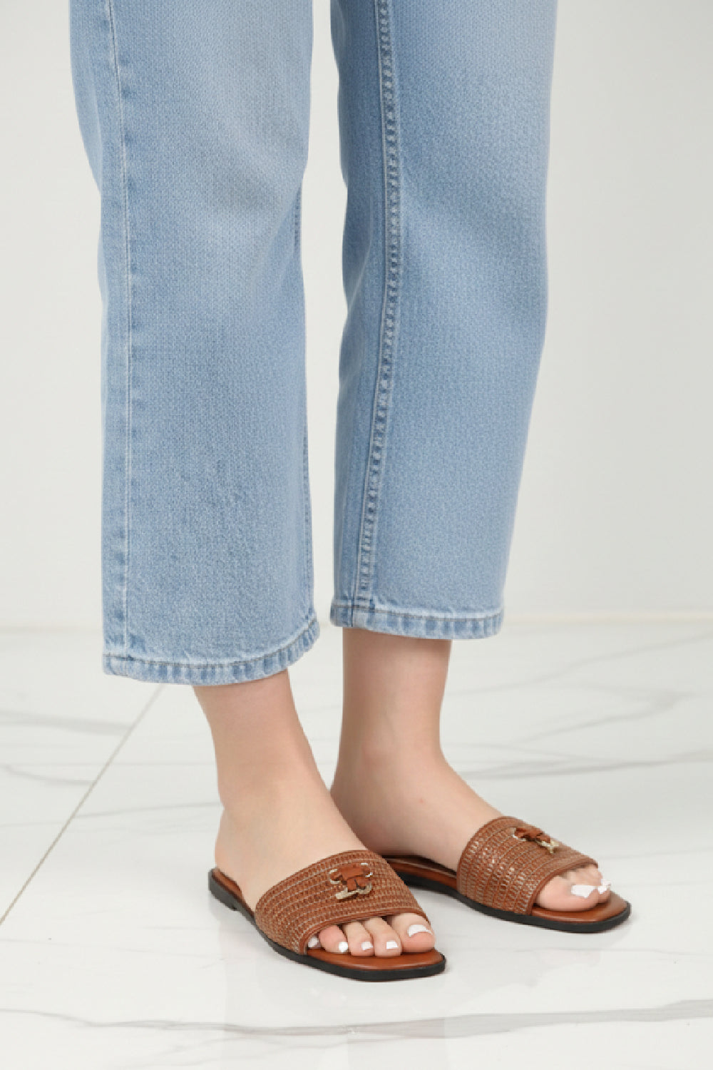 Ladies Woven Flat Slide Sandals In Tan