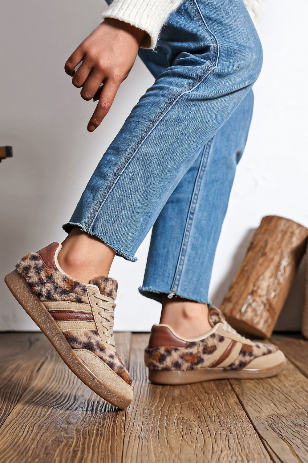 Women's Wholesale Leopard Teddy Faux Fur Flat Trainers