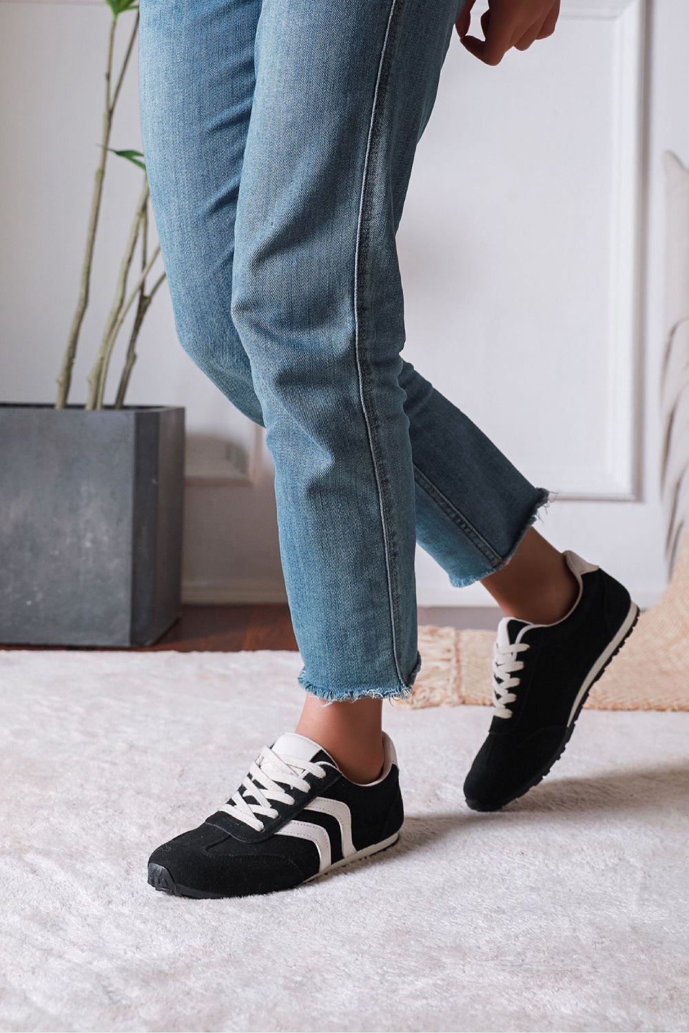 Wholesale Black Retro Low-Top Trainers with Gum Sole