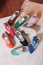 Wholesale Purple Retro Low-Top Trainers with Gum Sole