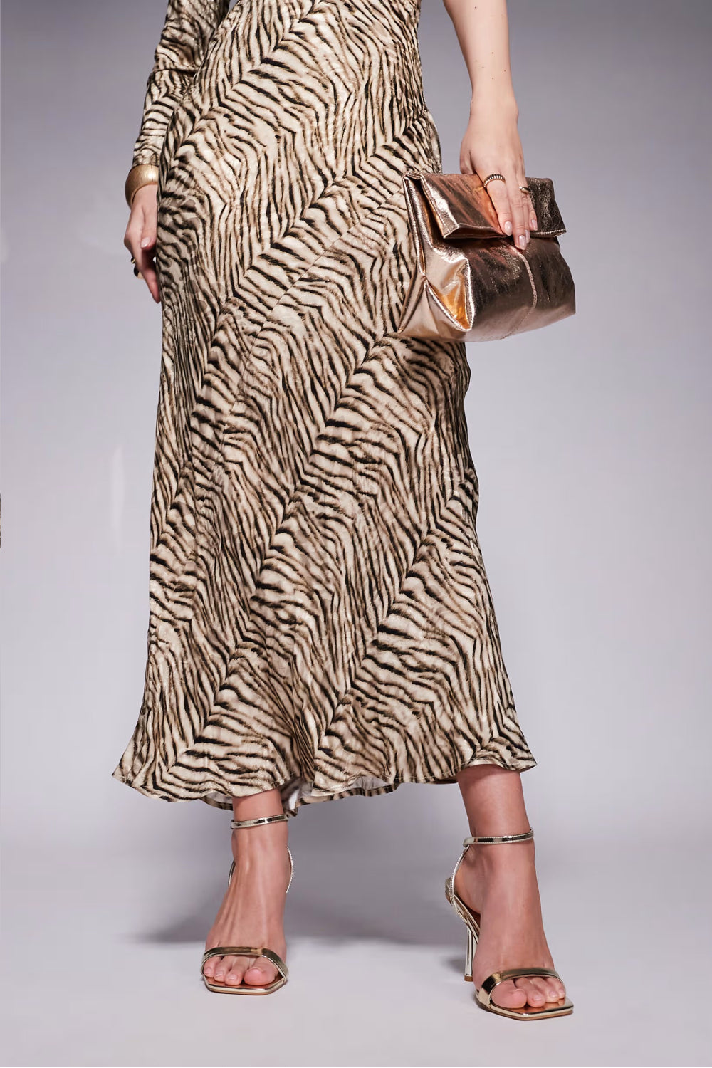Strappy Mid Heeled Sandals In Gold
