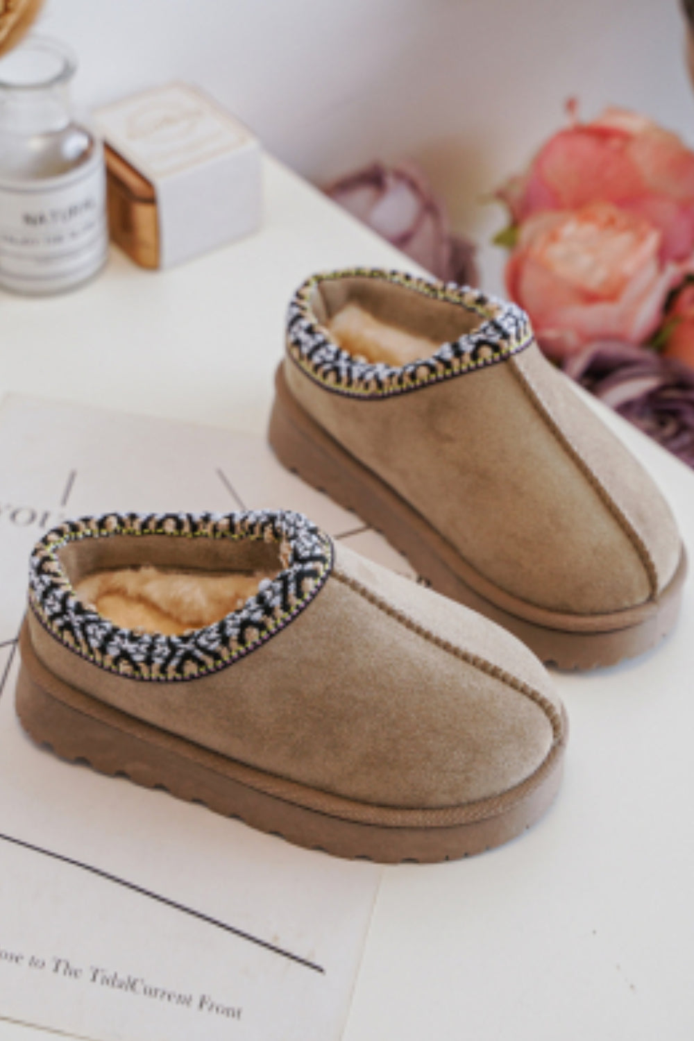KIDS LIGHT OLIVE GREEN PATTERN DETAIL FAUX FUR SLIPPERS SIZE 31-36