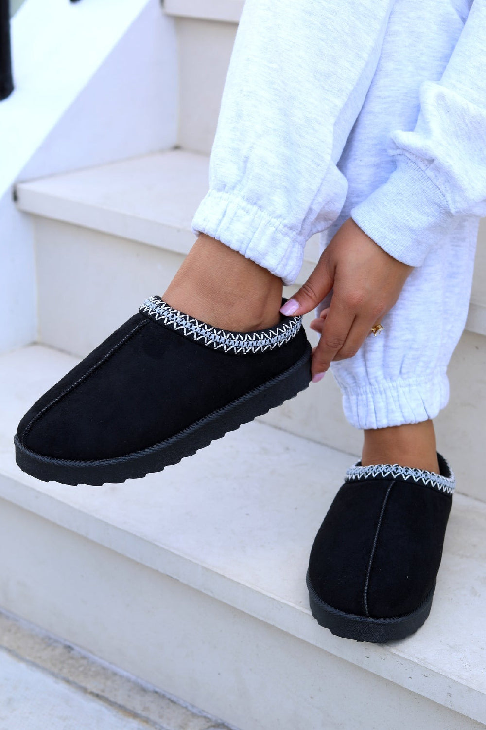 BLACK FAUX SUEDE EMBROIDED AZTEC DETAIL COZY FLUFFY SLIPPERS BOOTS BOOTIES