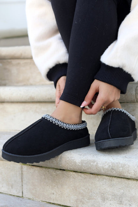 BLACK FAUX SUEDE EMBROIDED AZTEC DETAIL COZY FLUFFY SLIPPERS BOOTS BOOTIES