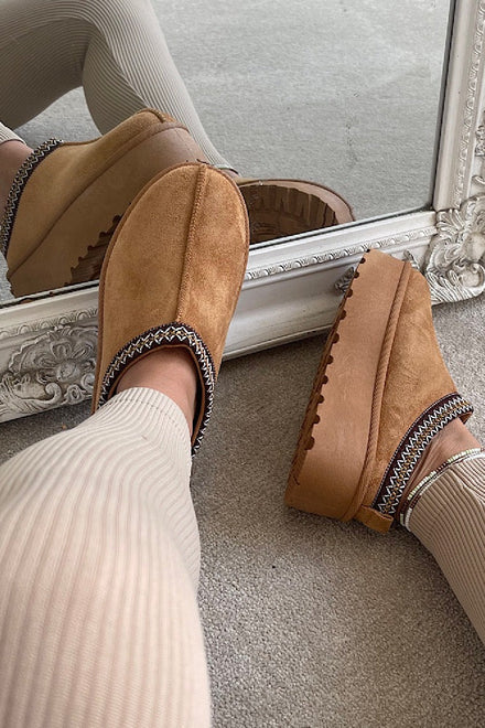 CHESTNUT EMBROIDED FLUFFY PLATFORM SLIPPERS AZTEC DETAIL FAUX FUR LINED ANKLE BOOTS