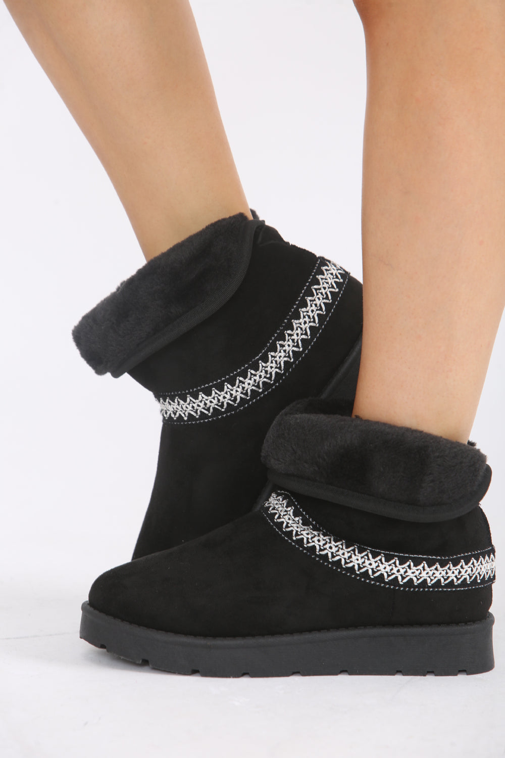 BLACK FOLD OVER EMBROIDED AZTEC DETAIL FULLY FUR LINED BOOT