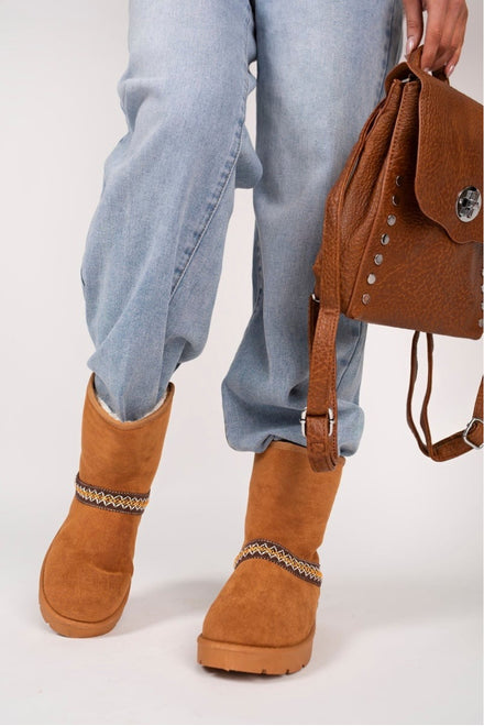 CHESTNUT FOLD OVER EMBROIDED AZTEC DETAIL FULLY FUR LINED BOOT (PACK B)