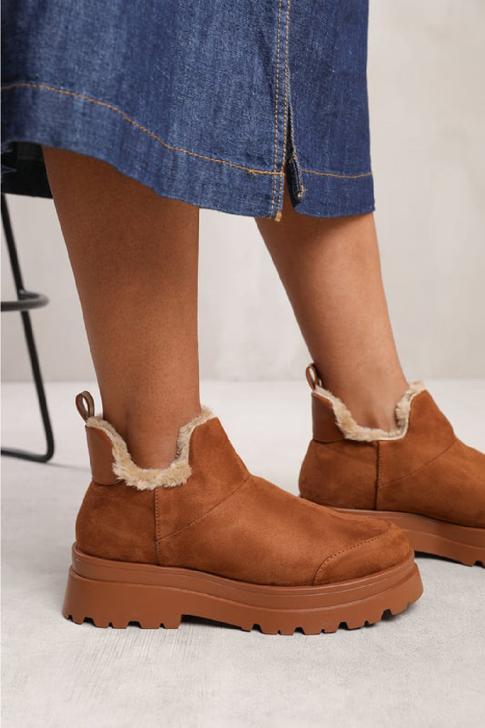 CHUNKY CAMEL FUR LINED ANKLE BOOTS