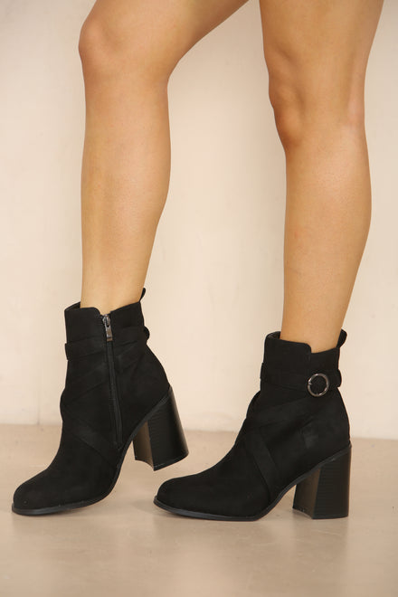 BLACK SUEDE CLASSIC HEELED ANKLE BOOT WITH BUCKLE