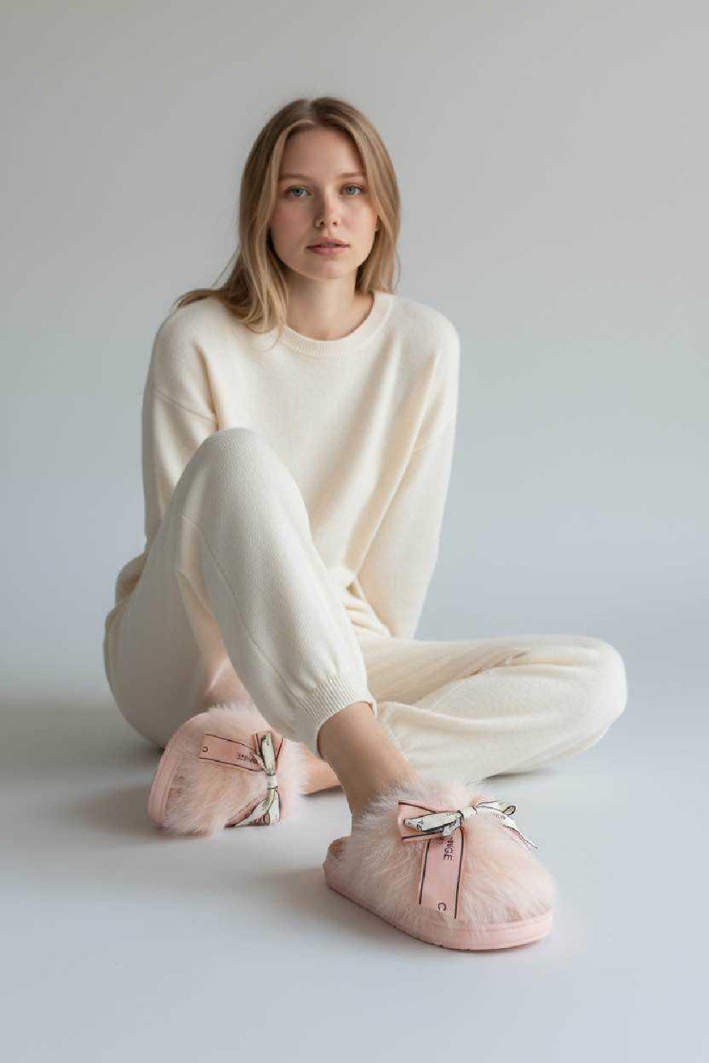 FAUX FUR COSY RIBBON SLIPPERS DESIGNER LADIES GIRLS SHOES MIX COLOUR -36 PAIR BOX (UNIT PRICE £6.50 PER PAIR)