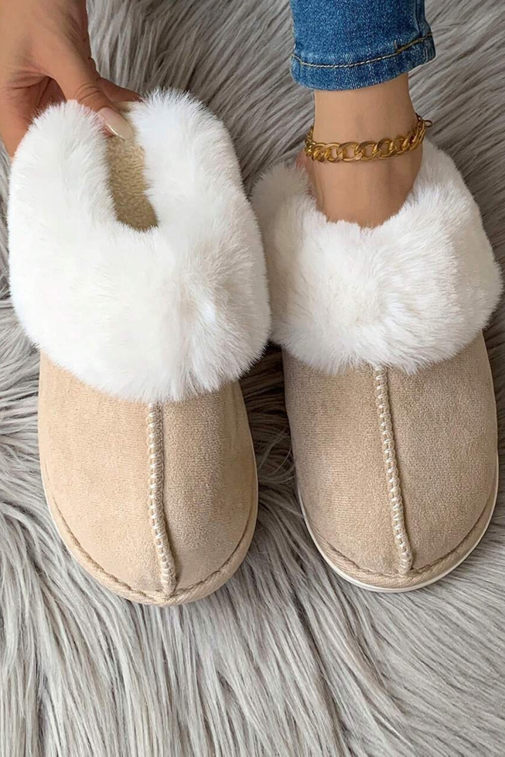 WOMENS WARM CREAM SUEDE SNUG FAUX FUR SLIPPERS