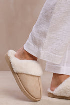 WOMENS WARM CREAM SUEDE SNUG FAUX FUR SLIPPERS