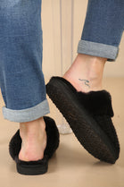 WOMENS KNITTED BLACK SNUG FAUX FUR SLIPPERS