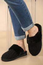 WOMENS KNITTED BLACK SNUG FAUX FUR SLIPPERS