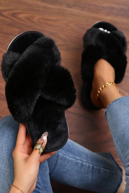 WOMENS CROSSOVER BLACK SNUG FAUX FUR SLIPPERS