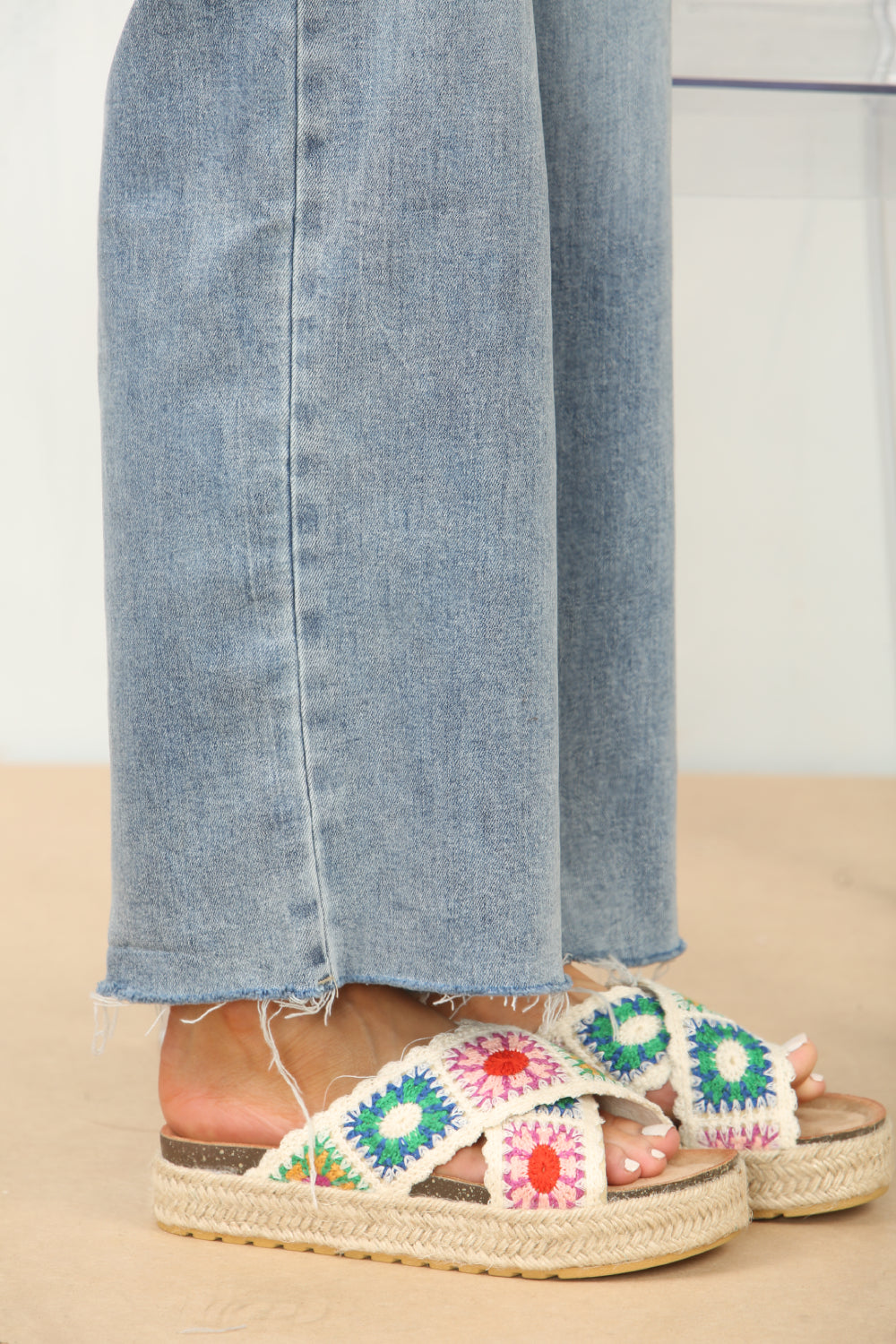 WHITE CROCHET DETAIL CROSS STRAP PRINTED SANDALS