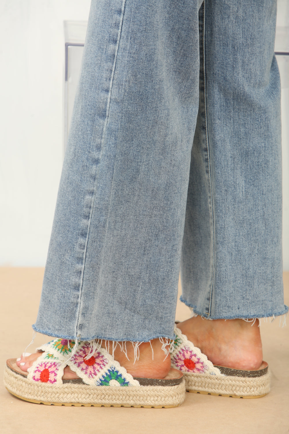 WHITE CROCHET DETAIL CROSS STRAP PRINTED SANDALS