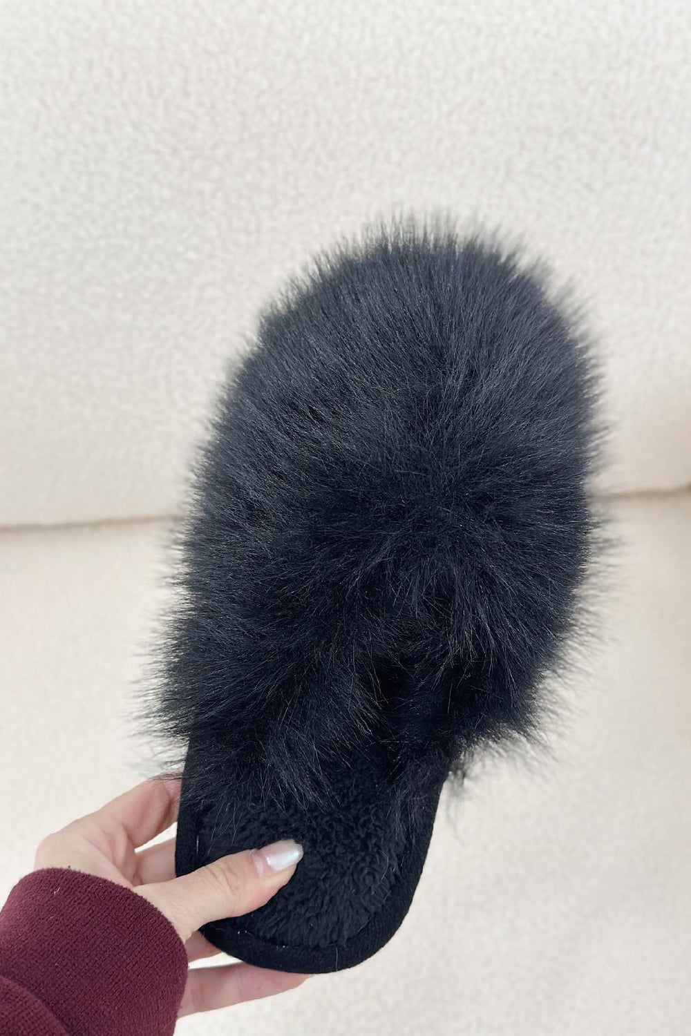 BLACK FAUX FUR FLUFFY SLIPPERS