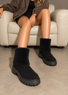 Chunky Black Furr Lined Shearling Boots | Wholesale