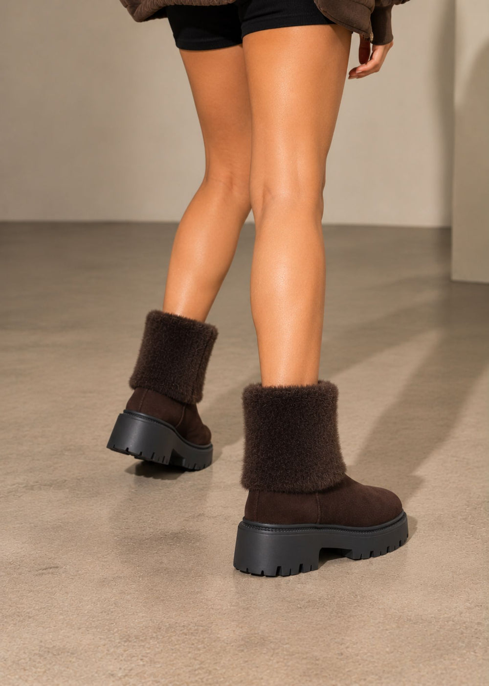 Chunky Brown Furr Lined Shearling Boots | Wholesale