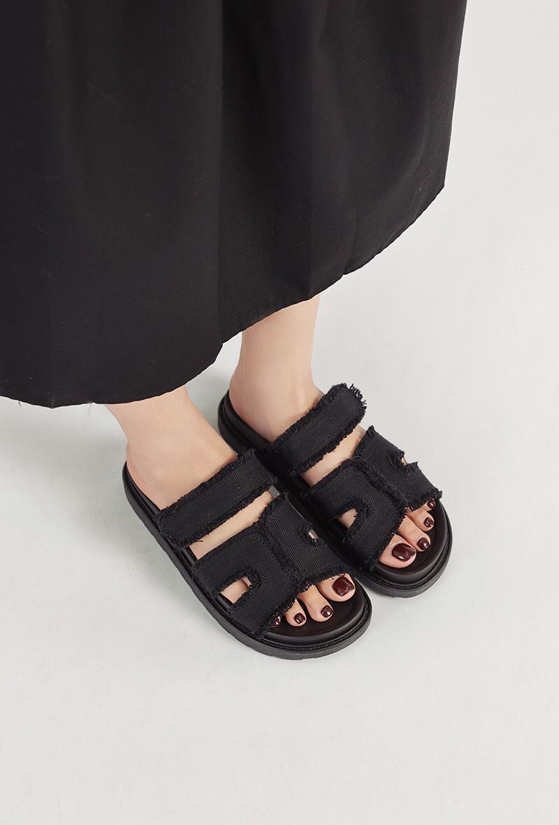 BLACK GLADIATOR STRAP FLAT SLIDER SANDALS MULES