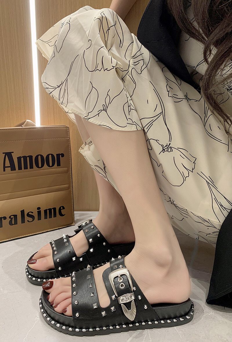 Ladies Black Chunky Studded Western Buckle Sandals – Wholesale